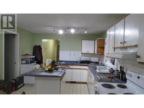 942 Maple Drive, Quesnel, BC - Indoor Photo Showing Kitchen