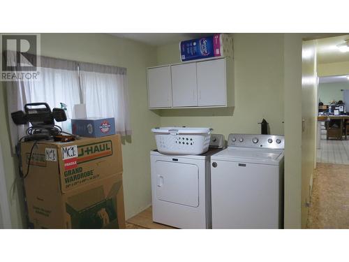 942 Maple Drive, Quesnel, BC - Indoor Photo Showing Laundry Room