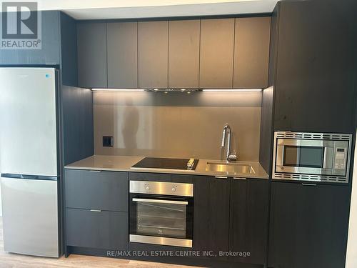 1307 - 86 Dundas Street E, Mississauga, ON - Indoor Photo Showing Kitchen