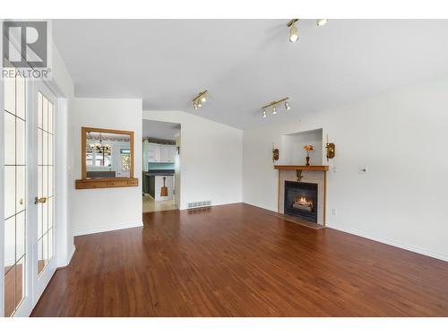 1116 Westridge Street, Creston, BC - Indoor Photo Showing Living Room With Fireplace