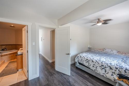 1400 Green Lake Road, Okanagan Falls, BC - Indoor Photo Showing Bedroom