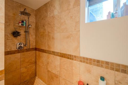 1400 Green Lake Road, Okanagan Falls, BC - Indoor Photo Showing Bathroom