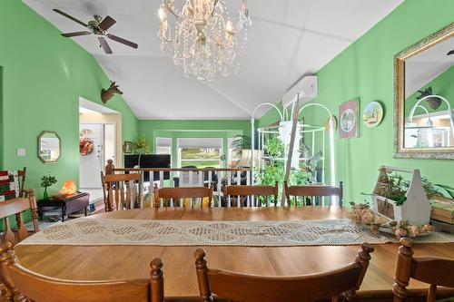 1571 17 Street, Salmon Arm, BC - Indoor Photo Showing Dining Room