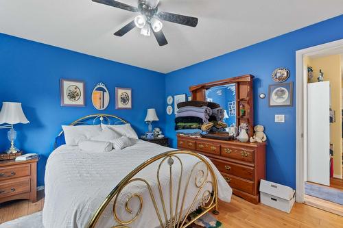 1571 17 Street, Salmon Arm, BC - Indoor Photo Showing Bedroom