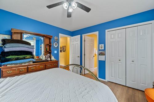 1571 17 Street, Salmon Arm, BC - Indoor Photo Showing Bedroom