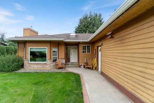 1571 17 Street, Salmon Arm, BC - Outdoor With Deck Patio Veranda