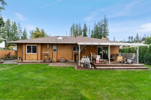 1571 17 Street, Salmon Arm, BC - Outdoor With Deck Patio Veranda