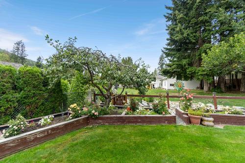 1571 17 Street, Salmon Arm, BC - Outdoor