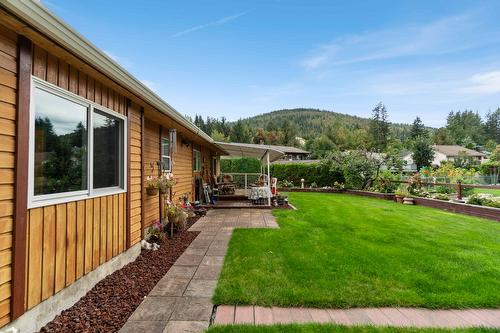 1571 17 Street, Salmon Arm, BC - Outdoor With Deck Patio Veranda