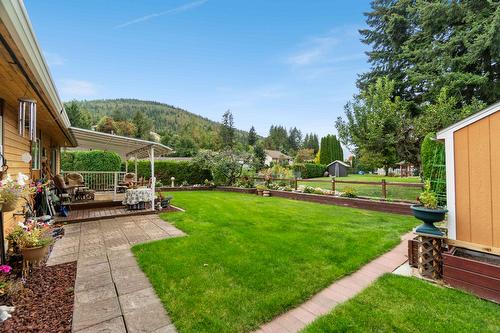 1571 17 Street, Salmon Arm, BC - Outdoor