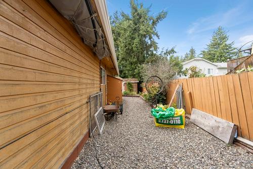 1571 17 Street, Salmon Arm, BC - Outdoor With Exterior