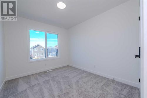 216 Corner Glen Avenue Ne, Calgary, AB 