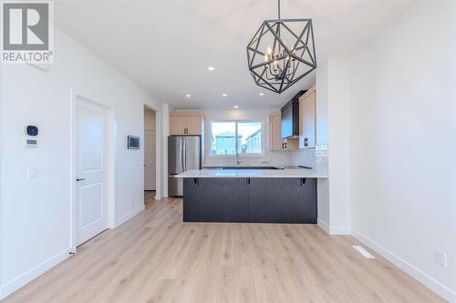 216 Corner Glen Avenue Ne, Calgary, AB 