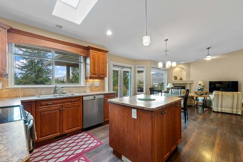 3311 Mcbride Road, Blind Bay, BC - Indoor Photo Showing Kitchen With Double Sink