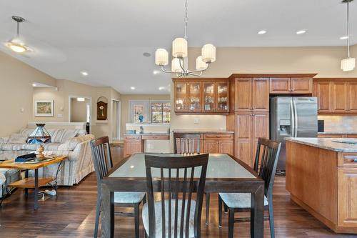 3311 Mcbride Road, Blind Bay, BC - Indoor Photo Showing Dining Room