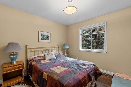 3311 Mcbride Road, Blind Bay, BC - Indoor Photo Showing Bedroom