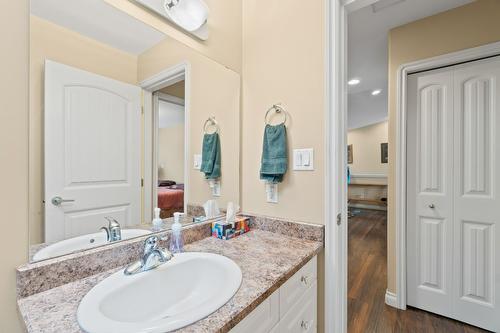 3311 Mcbride Road, Blind Bay, BC - Indoor Photo Showing Bathroom