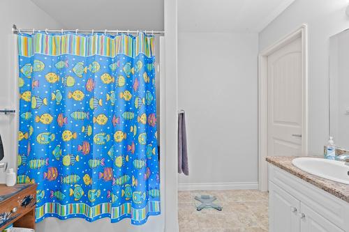 3311 Mcbride Road, Blind Bay, BC - Indoor Photo Showing Bathroom