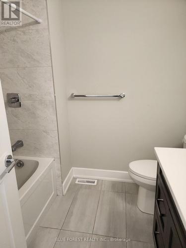 71 - 601 Lions Park Drive, Strathroy-Caradoc (Mount Brydges), ON - Indoor Photo Showing Bathroom