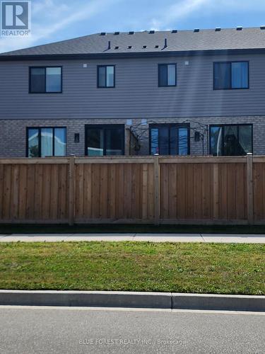 Rear - 71 - 601 Lions Park Drive, Strathroy-Caradoc (Mount Brydges), ON - Outdoor