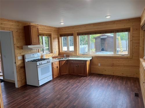 1203 Maple Street, Okanagan Falls, BC - Indoor Photo Showing Kitchen