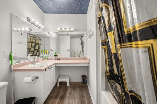 848 Webster Road, Kelowna, BC - Indoor Photo Showing Bathroom