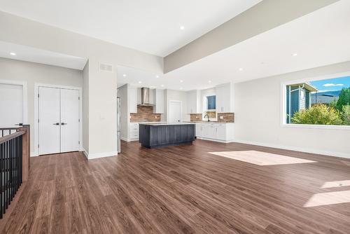 8909 Cherry Lane, Coldstream, BC - Indoor Photo Showing Kitchen