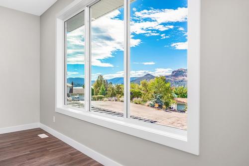 8909 Cherry Lane, Coldstream, BC - Indoor Photo Showing Other Room