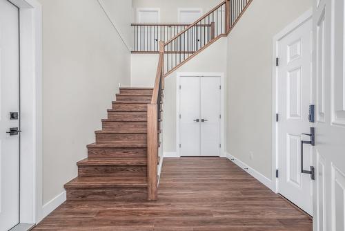 8909 Cherry Lane, Coldstream, BC - Indoor Photo Showing Other Room