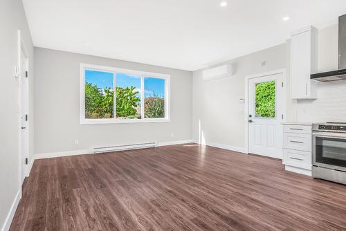 8909 Cherry Lane, Coldstream, BC - Indoor Photo Showing Kitchen