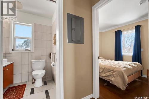 903 H Avenue S, Saskatoon, SK - Indoor Photo Showing Bathroom