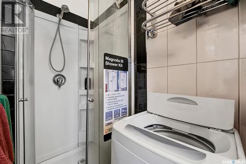 903 H Avenue S, Saskatoon, SK - Indoor Photo Showing Laundry Room