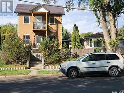 903 H AVENUE S  Saskatoon, SK S7M 1X4