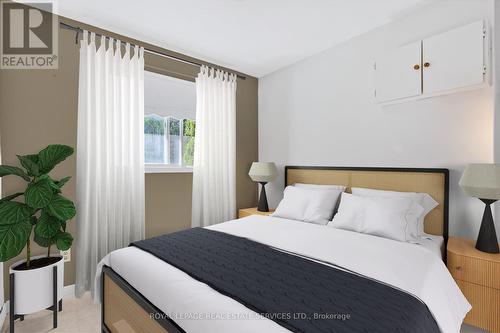 44 69Th Street N, Wasaga Beach, ON - Indoor Photo Showing Bedroom