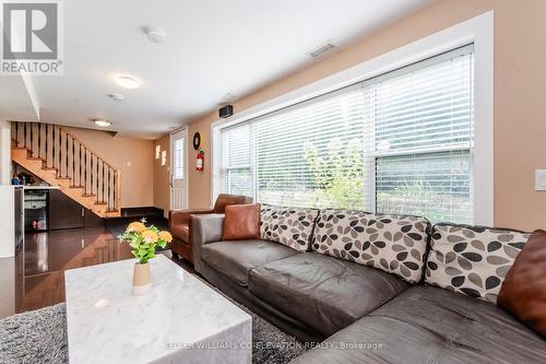 4 Blanche Lane, Tiny, ON - Indoor Photo Showing Living Room