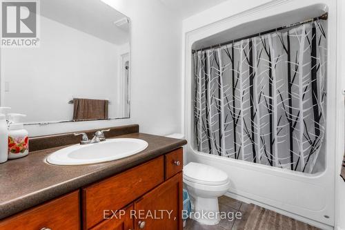 660 White Elm Boulevard, Waterloo, ON - Indoor Photo Showing Bathroom