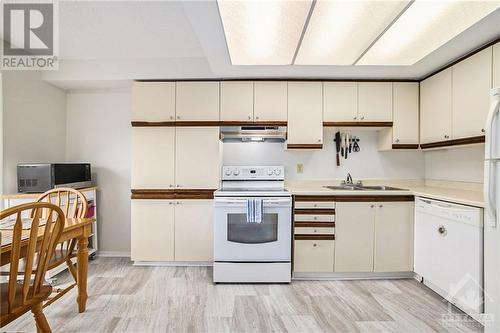 156 Rushford Private, Ottawa, ON - Indoor Photo Showing Kitchen With Double Sink