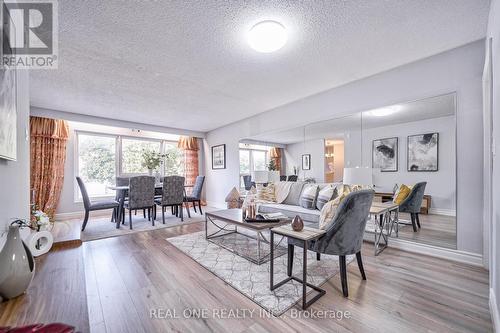 183 Edmonton Drive, Toronto, ON - Indoor Photo Showing Living Room