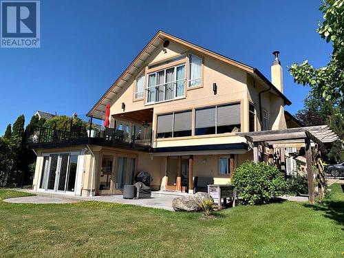 4557 Willingdon Ave, Powell River, BC - Outdoor