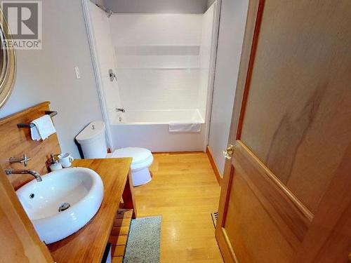 4557 Willingdon Ave, Powell River, BC - Indoor Photo Showing Bathroom