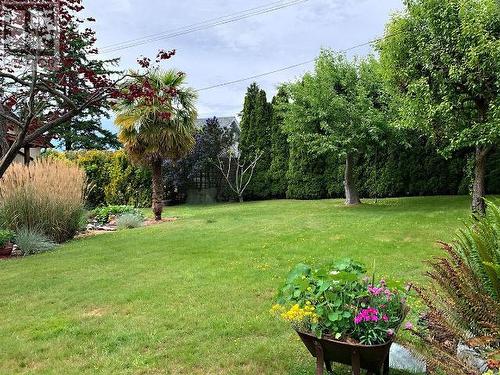 4557 Willingdon Ave, Powell River, BC - Outdoor