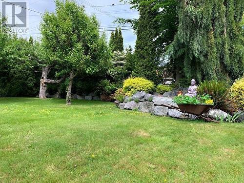 4557 Willingdon Ave, Powell River, BC - Outdoor