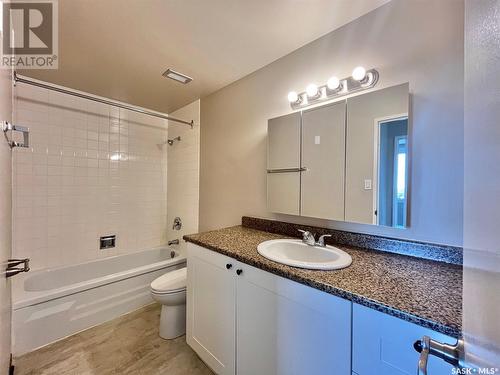 629 65 Westfield Drive, Regina, SK - Indoor Photo Showing Bathroom