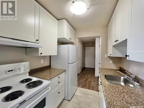 629 65 Westfield Drive, Regina, SK - Indoor Photo Showing Kitchen