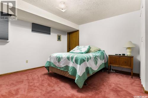 2806 Staples Bay E, Regina, SK - Indoor Photo Showing Bedroom