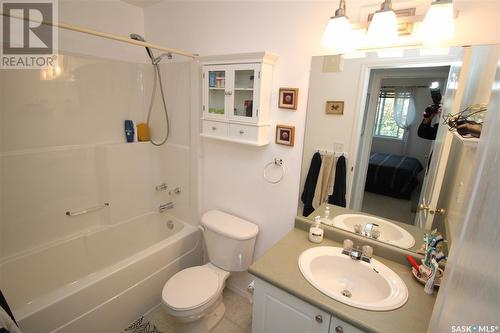 135 670 Kenderdine Road, Saskatoon, SK - Indoor Photo Showing Bathroom