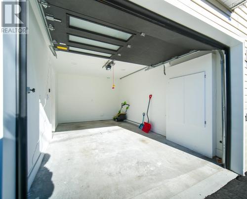 186 Nadia Drive, Dartmouth, NS - Indoor Photo Showing Garage