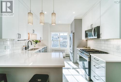 186 Nadia Drive, Dartmouth, NS - Indoor Photo Showing Kitchen With Double Sink With Upgraded Kitchen