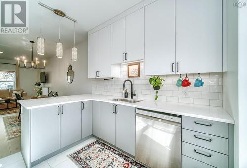 186 Nadia Drive, Dartmouth, NS - Indoor Photo Showing Kitchen With Double Sink