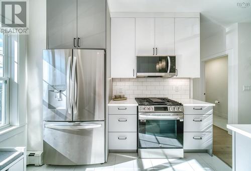 186 Nadia Drive, Dartmouth, NS - Indoor Photo Showing Kitchen With Upgraded Kitchen